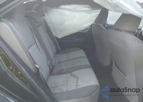 2018 Toyota Corolla Le z USA, uszkodzony, nr VIN 5YFBURHE5JP792932